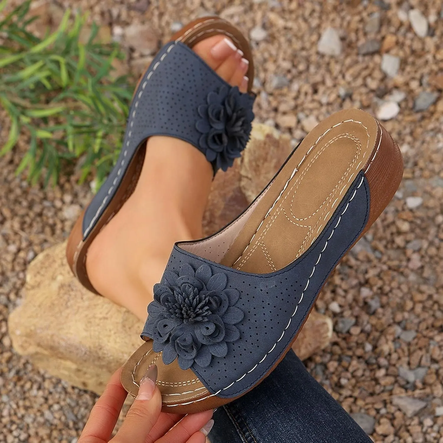 Womens Orthopedic Sandals with Flowers Arch Support Fish Mouth Leather Comfortable Shoes Open Toe Slides Ladies Dressy Sandals Retro Bohemian Wedge Slippers