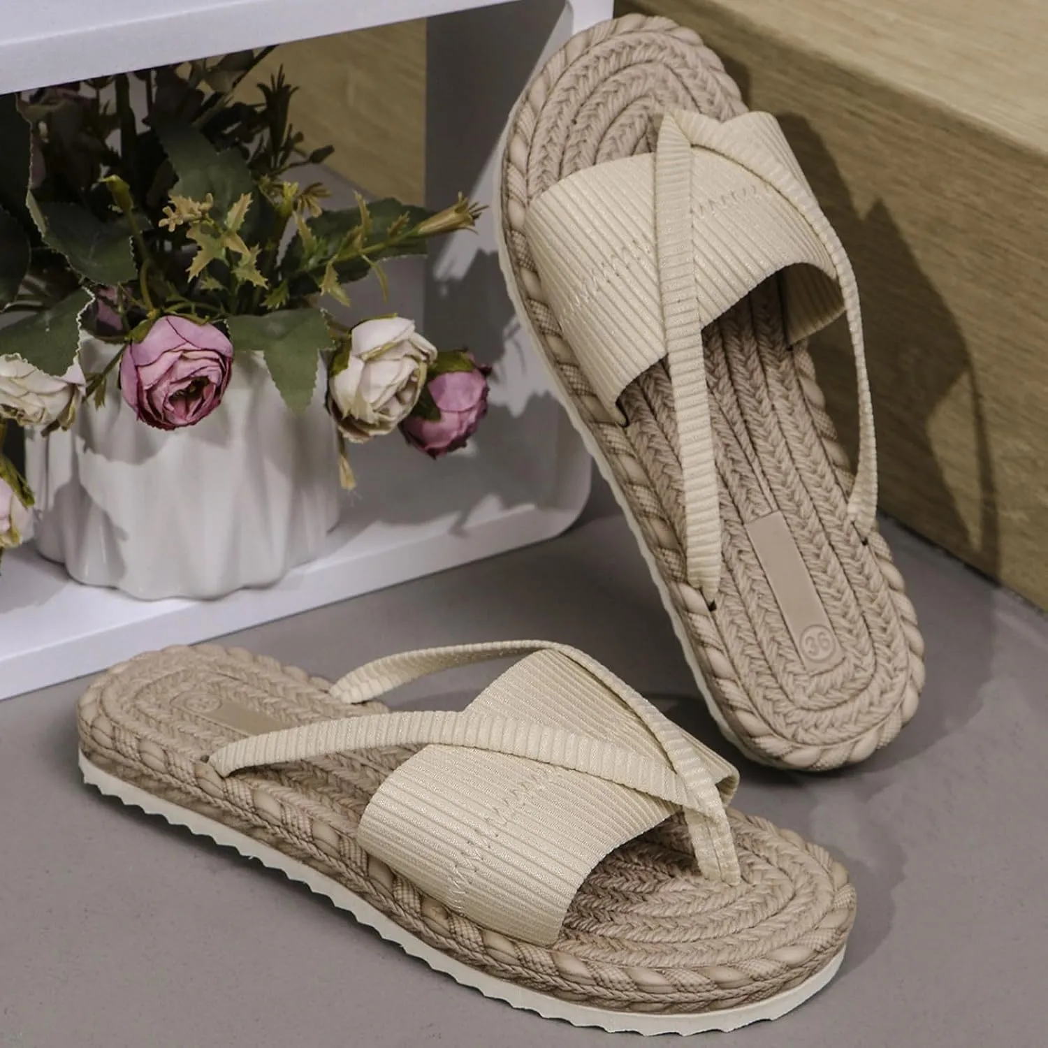 Womens Summer Fashionable Flat Sandals 2025 Casual Open Toe Slip on Comfy Memory Foam Walking Slippers Wide Beach Vacation Breathable Comfortable Casual Fashion Ankle Strap Flip Flops